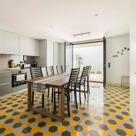 Appartement Majestic W/ Patio By Lovelystay *